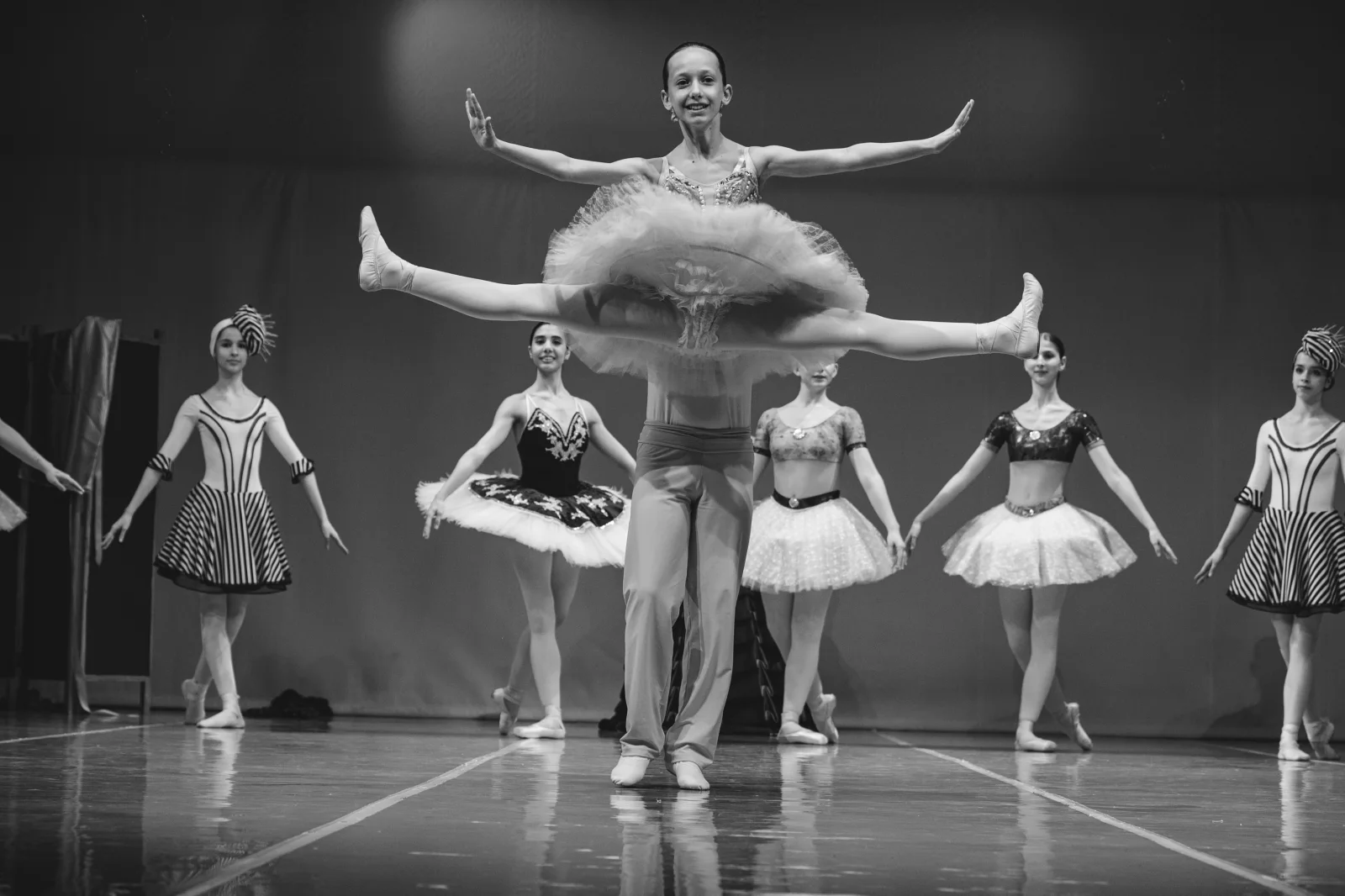 Ballet photography — embrace bw — ORIA.FILMS